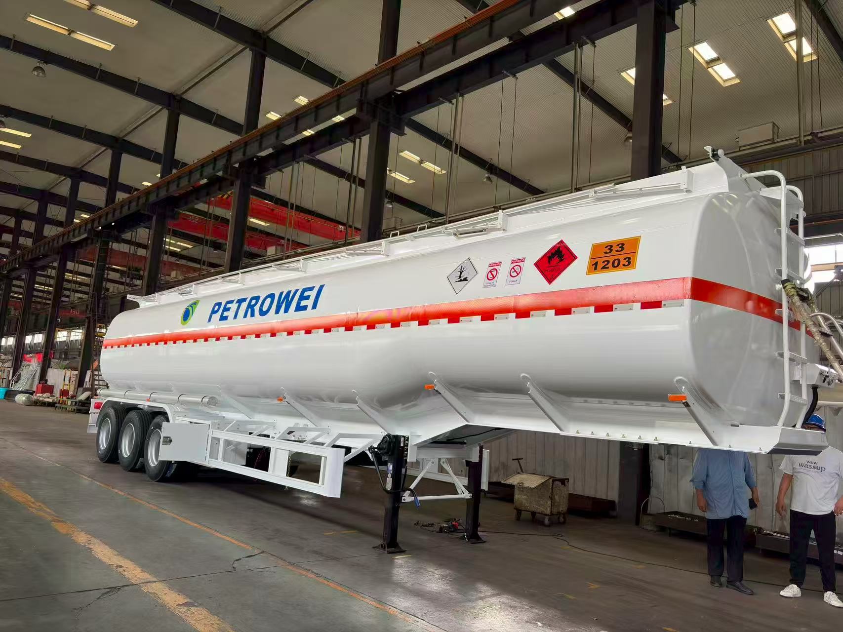 Lowbed tanker and extendable semi-trailers
